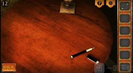 密室逃脱5逃出博物馆桌子上